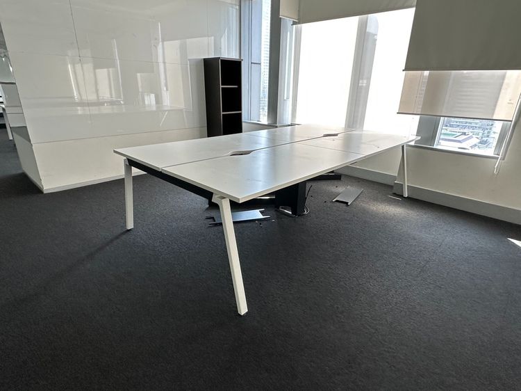 โต๊ะทำงานกลุ่ม 4 ที่นั่ง ท็อปไม้ MDF ผิวลามิเนตสีขาว รูปที่ 2