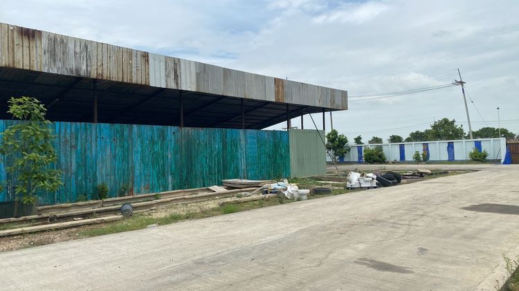 DD479 ให้เช่าพื้นที่ 2 ไร่ พร้อมบ้านน็อคดาวน์ + โกดัง + รั้วล้อมรอบ  สุวินทวงศ์ – คลองหลวงแพ่ง ฉะเชิงเทรา พื้นที่ขนาดใหญ่เหมาะสำหรับทำ รูปที่ 2