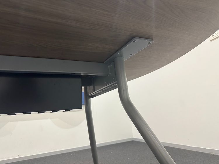 โต๊ะประชุม 8-10 ที่นั่ง ท็อปไม้ MDF สีน้ำตาล รูปที่ 11