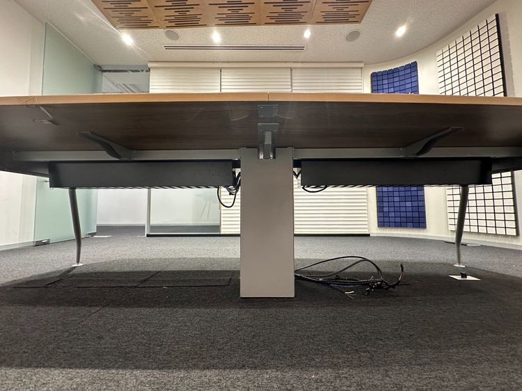 โต๊ะประชุม 8-10 ที่นั่ง ท็อปไม้ MDF สีน้ำตาล รูปที่ 8