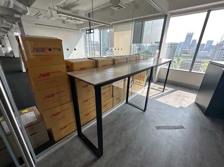 โต๊ะบาร์ ท็อปไม้ MDF ปิดผิวลายไม้สีน้ำตาล โครงขาเหล็ก  รูปที่ 2