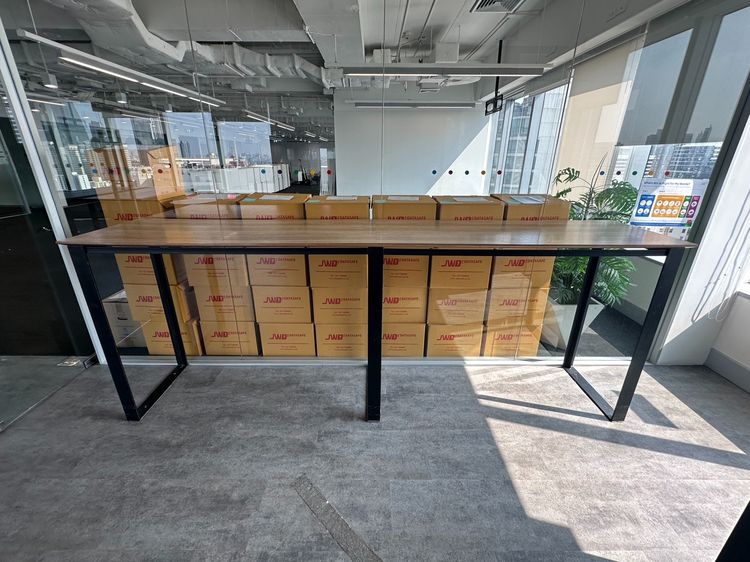 โต๊ะทำงาน โต๊ะบาร์ ท็อปไม้ MDF ปิดผิวลายไม้สีน้ำตาล โครงขาเหล็ก 