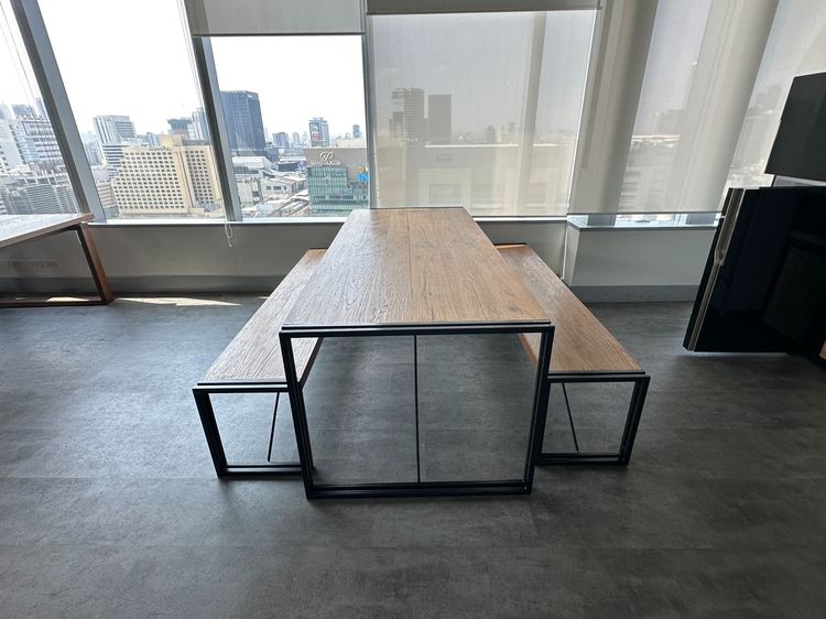 โต๊ะทานอาหารไม้สัก พร้อมม้านั่ง เบาะไม้สัก 2 ตัว โครงขาเหล็กสีดำ รูปที่ 3