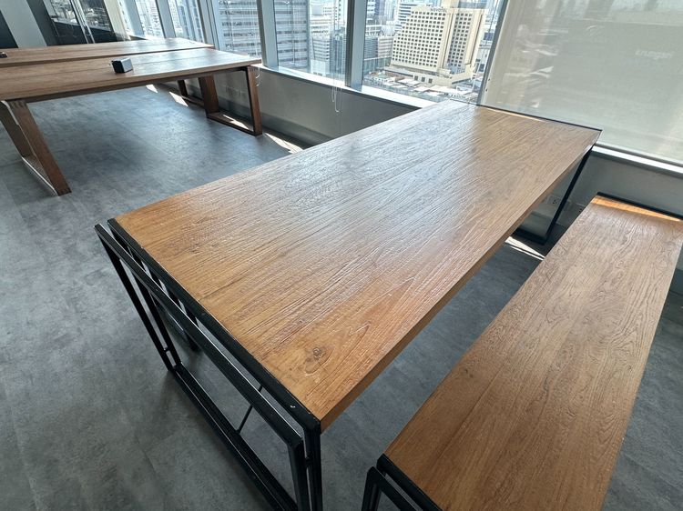 โต๊ะทานอาหารไม้สัก พร้อมม้านั่ง เบาะไม้สัก 2 ตัว โครงขาเหล็กสีดำ รูปที่ 4