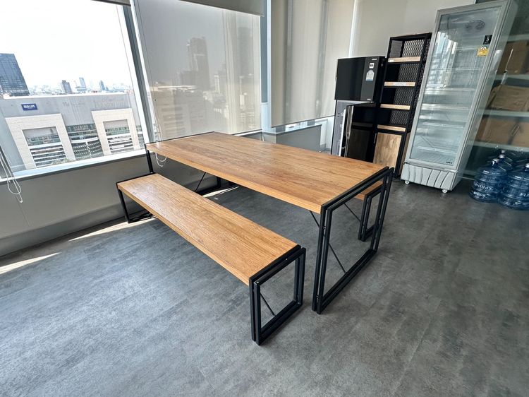 โต๊ะทานอาหารไม้สัก พร้อมม้านั่ง เบาะไม้สัก 2 ตัว โครงขาเหล็กสีดำ รูปที่ 2