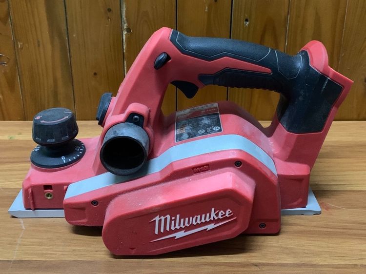 กบไสไม้ไร้สาย Milwaukee รุ่น M18BP 