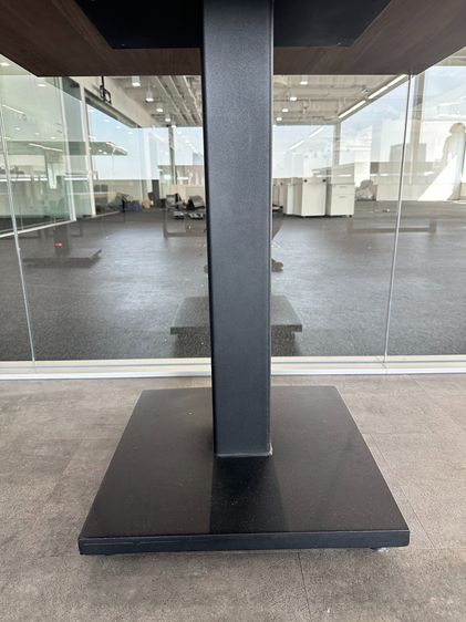 โต๊ะทานอาหาร ท็อปไม้ MDF ลายไม้สีน้ำตาล ขาเหล็กสีดำ รูปที่ 5