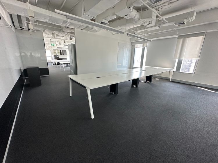 โต๊ะทำงาน 8 ที่นั่ง ท็อปไม้ MDF ผิวลามิเนตสีขาวปิดขอบพลาสติก รูปที่ 2