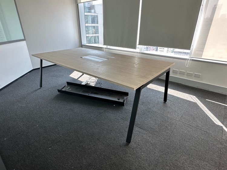 โต๊ะทำงาน ไม้ น้ำตาล โต๊ะประชุม 6-8 ที่นั่ง แบรนด์ KOKUYO