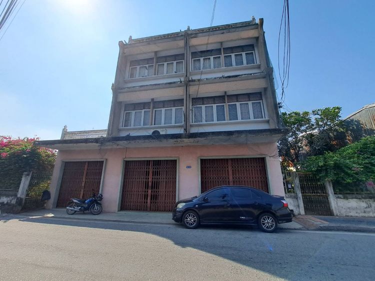 อื่นๆ ตกแต่งครบ สร้างเสร็จก่อน 2010 ขายบ้าน 4 ชั้น 5 ห้องนอน 4 ห้องน้ำ 5 ที่จอดรถ เมืองพนัสนิคม จ.ชลบุรี ใกล้ตลาดเก่าและร้าน 7