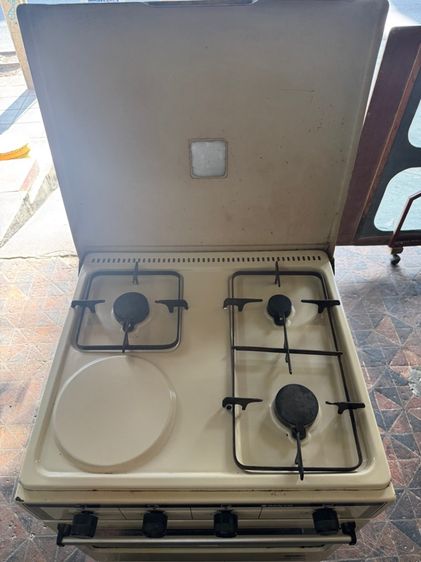 ขายด่วน เตาเเก๋สพร้อมเตาอบ SANYO ราคา4,000บาท รูปที่ 3