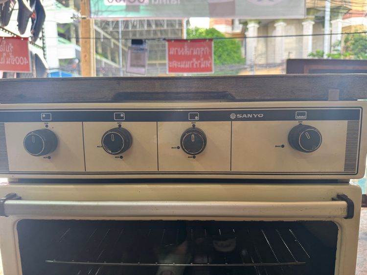 ขายด่วน เตาเเก๋สพร้อมเตาอบ SANYO ราคา4,000บาท รูปที่ 2