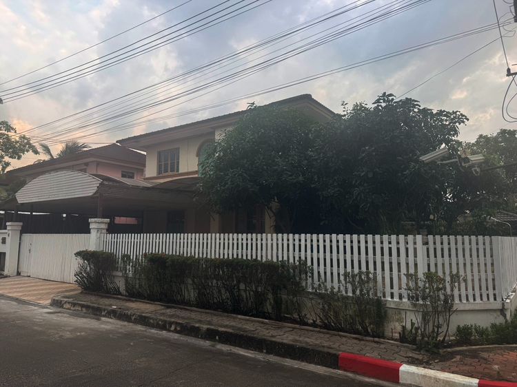 บ้านเดี่ยว