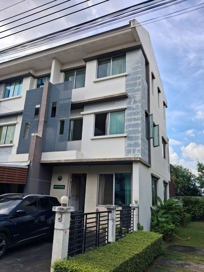 ทาวน์โฮม 3 ชั้น ห้องมุม มบ.ทาวน์พลัส เทพารักษ์ 2.95 ล้าน เจ้าของขายเอง