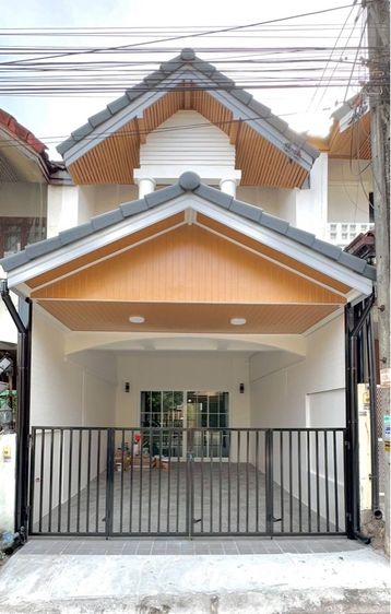 ทาวน์เฮ้าส์ 2 ชั้น