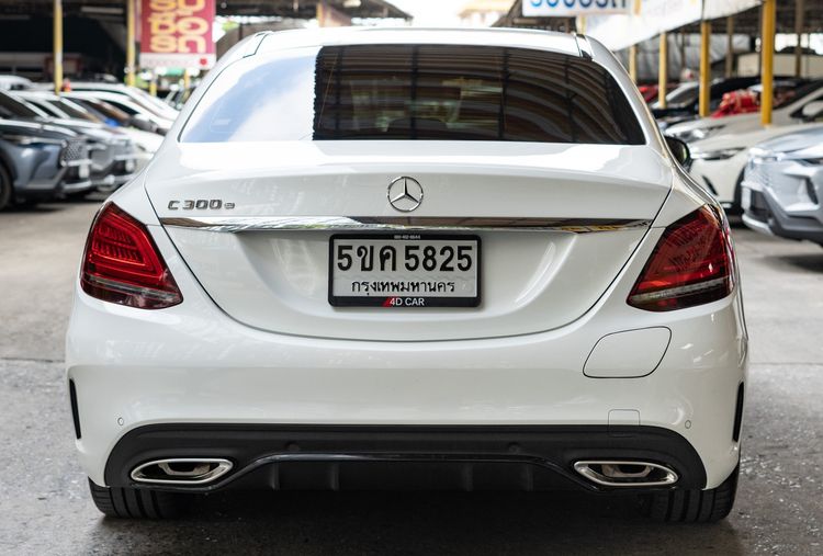 Mercedes-Benz C-Class 2022 C300 Sedan ปลั๊กอินไฮบริด (PHEV) ไม่ติดแก๊ส เกียร์อัตโนมัติ ขาว รูปที่ 4