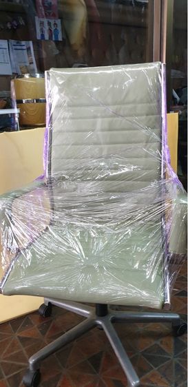 ขายด่วน เก้าอี้สำนักงานหุ้มหนังแท้ใหม่ ราคา3,000บาท รูปที่ 10