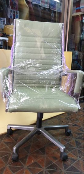 ขายด่วน เก้าอี้สำนักงานหุ้มหนังแท้ใหม่ ราคา3,000บาท รูปที่ 13