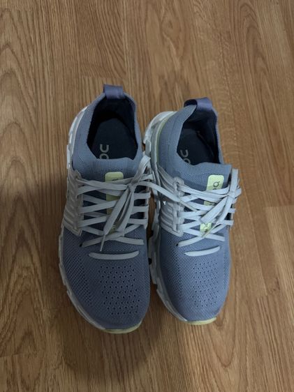 ไม่ระบุ อื่นๆ รองเท้าออกกำลังกาย On Running รองเท้า On Clound 