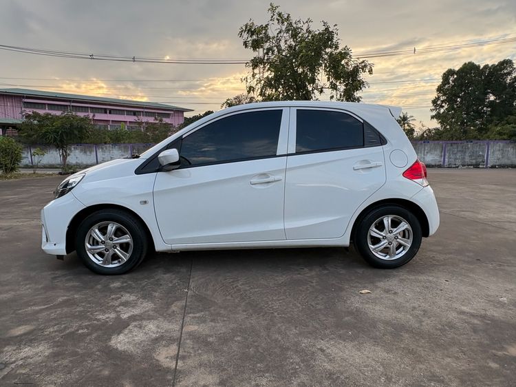 Honda Brio 2017 1.2 V Sedan เบนซิน ไม่ติดแก๊ส เกียร์อัตโนมัติ ขาว รูปที่ 3