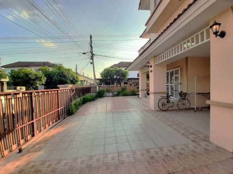 อื่นๆ ไม่มี ขาย บ้านเดี่ยว ม.สินเพชร จันทน์ทองเอี่ยม บางบัวทอง  59.5 ตรว 3 นอน 2 น้ำ 4 จอด (ภายนอกอีก 4 รวม 8 คัน )  4.4 ล้าน เหลือ 4 ล้าน 085 0732541 รูปที่ 2