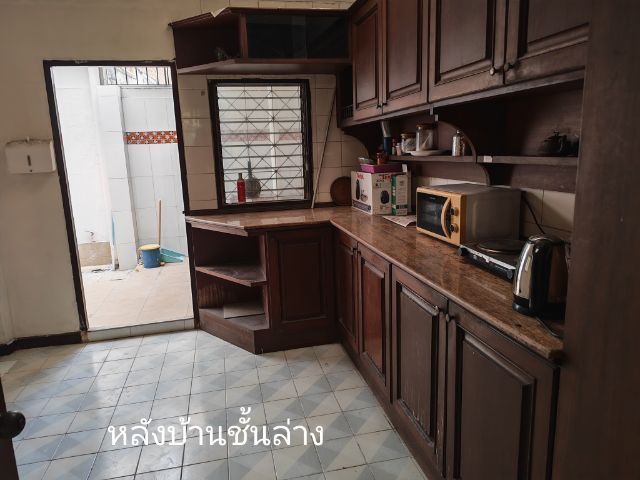 อื่นๆ สร้างเสร็จก่อน 2010 ไม่มี ใช่ ทาวน์โฮม​ 4 ชั้น​ ใจกลางทองหล่อ​ ใกล้​บีทีเอสทองหล่อ รูปที่ 4