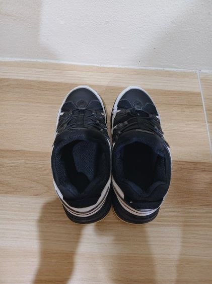 รองเท้ามือสอง รูปที่ 3