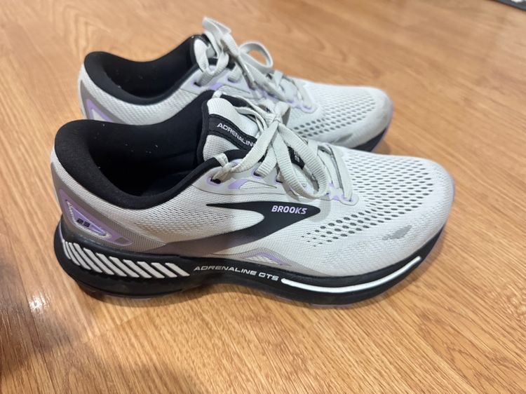 รองเท้าวิ่ง Brooks รูปที่ 2