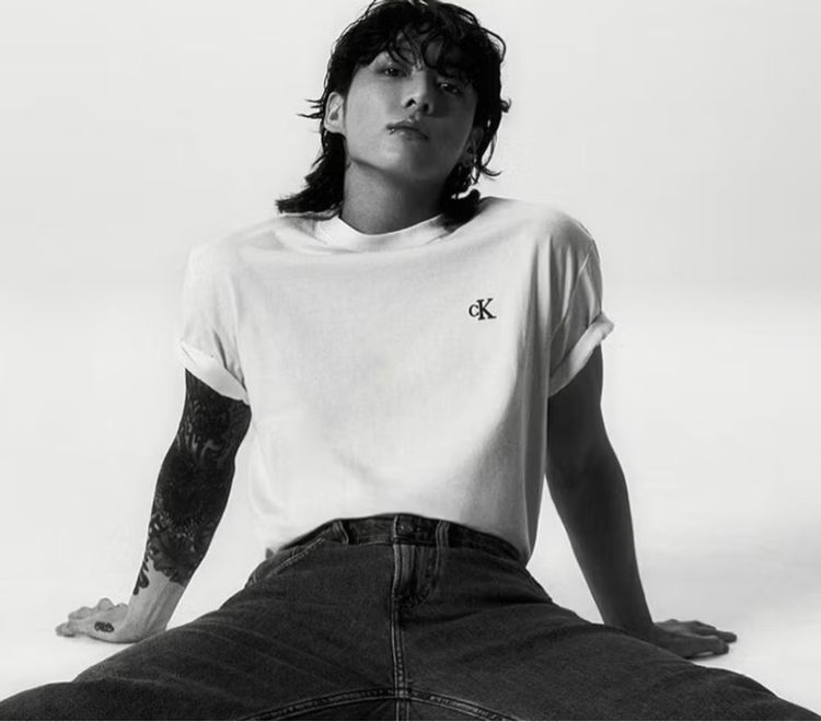 CALVIN KLEIN เสื้อยืด Archive Logo 🤍 S รูปที่ 2