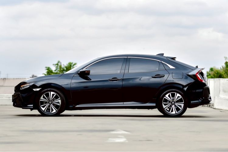 Honda Civic 2017 1.5 Turbo Sedan เบนซิน ไม่ติดแก๊ส เกียร์อัตโนมัติ ดำ รูปที่ 4