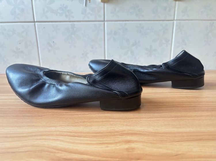 🥿 รองเท้าหนังแท้ผู้หญิง Pierre Cardin สีดำไซซ์ 40 รูปที่ 4