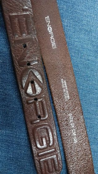 เข็มขัดหนังแท้ ENERGIE
made in ITALY เอว 36 ถึง 40
กว้าง 1.4 ยาวรวมหัว 45.2
หนังสวย มีรอยตามใช้ รูปที่ 3
