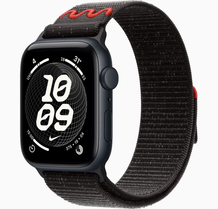 ดำ ไทเทเนียม Apple Watch SE 3 รุ่น GPS 44 มม. สาย Nike Sport Loop