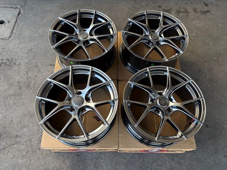 17" ล้อแม็กมือ1 ขอบ17 ก้านY 5รู114 กว้าง8 ออฟ35 สีไฮเปอร์แบล็ค ล้อเบา FLOW FORMING งานJP งานสวยมากๆ