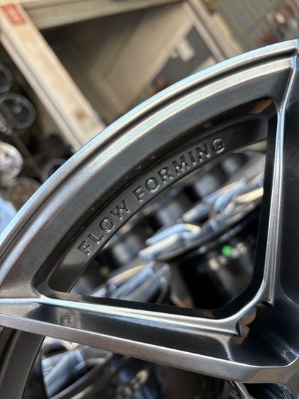 ล้อแม็กมือ1 ขอบ18 ก้านY 5รู114-112 กว้าง8.5 ออฟ35 สีไฮเปอร์แบล็ค ล้อเบา FLOW FORMING งานJP งานสวยมากๆ รูปที่ 7