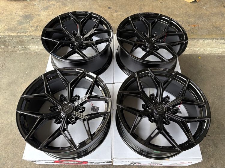 ล้อแม็กมือ1 ขอบ20 ก้านY 6รู139 กว้าง9 ออฟ15 สีดำเงา ล้อเบา FLOW FORMING งานJP งานสวยมากๆ 