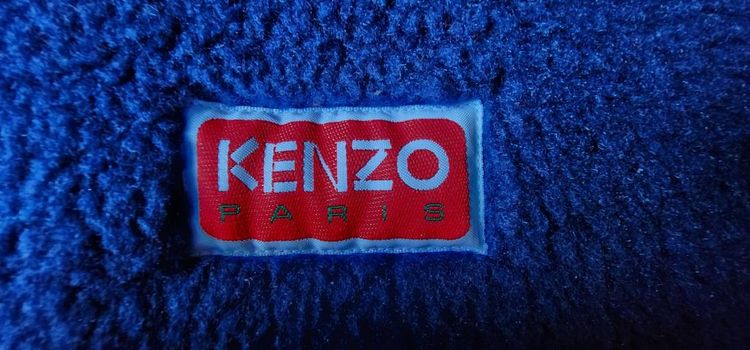 Kenzo
Kenzo Logo Printed Blanket Cape รูปที่ 9