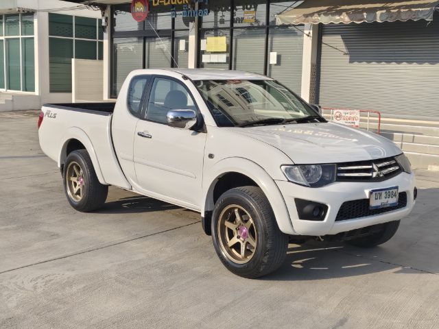 Mitsubishi Triton 2015 2.5 GLS Plus ดีเซล เกียร์ธรรมดา ขาว รูปที่ 2