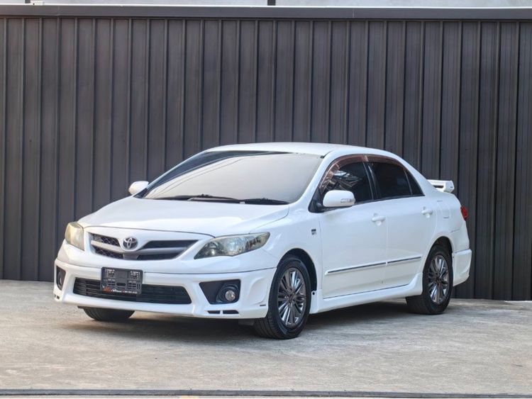 รถ Nissan Almera 1.2 E สี ขาว