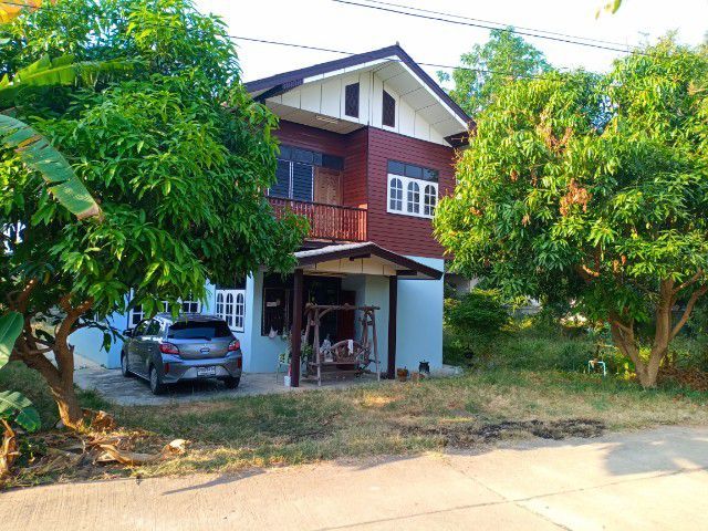 ขายบ้านพร้อมอยุ่