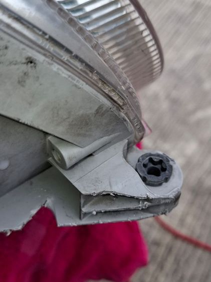 ขายไฟซีนอลหน้ารถเบนซ์ W 203 ข้างซ้ายสภาพดีข้างขาวขาบนหักแต่เลนรวมกระจกโครมาภาพดีเปิดดิตทั้งสองข้าง รูปที่ 9