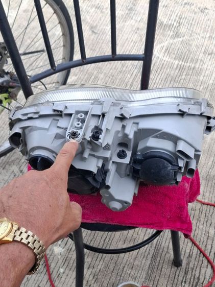 ขายไฟซีนอลหน้ารถเบนซ์ W 203 ข้างซ้ายสภาพดีข้างขาวขาบนหักแต่เลนรวมกระจกโครมาภาพดีเปิดดิตทั้งสองข้าง รูปที่ 11