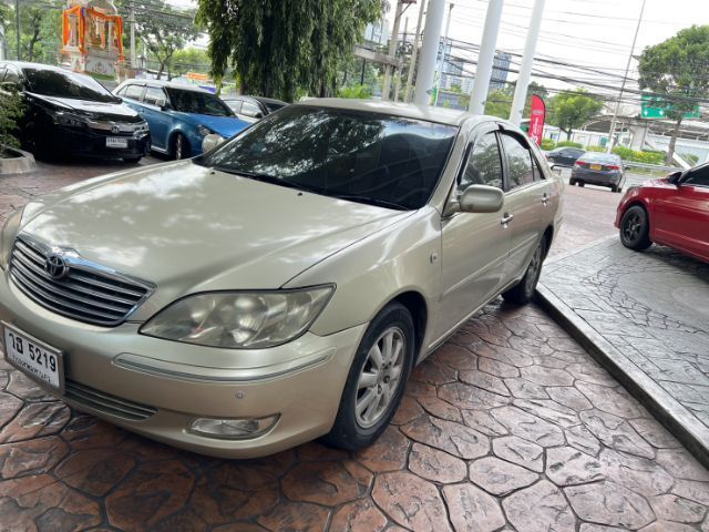 รถ Toyota Camry 2.4 Q สี น้ำตาล