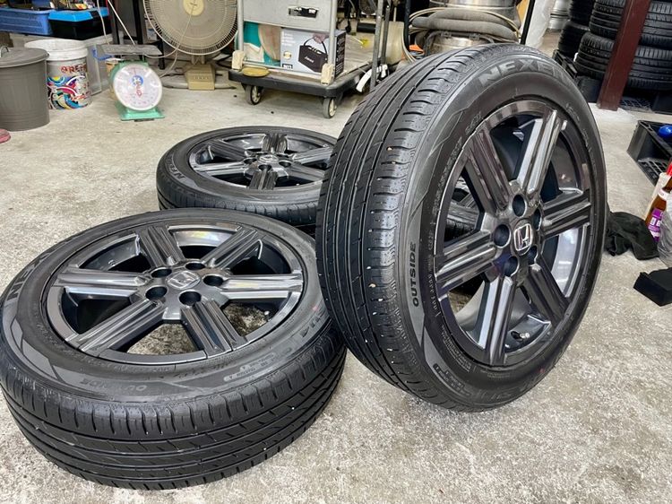 ล้อแม็ก HONDA HRV ขอบ 17” ยาง NEXEN 215-55R17 ปี 23 รูปที่ 2
