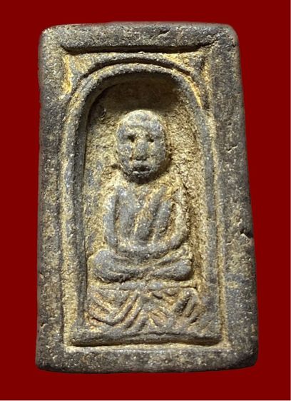 หลวงปู่ทวดสี่เหลี่ยมโบราณ