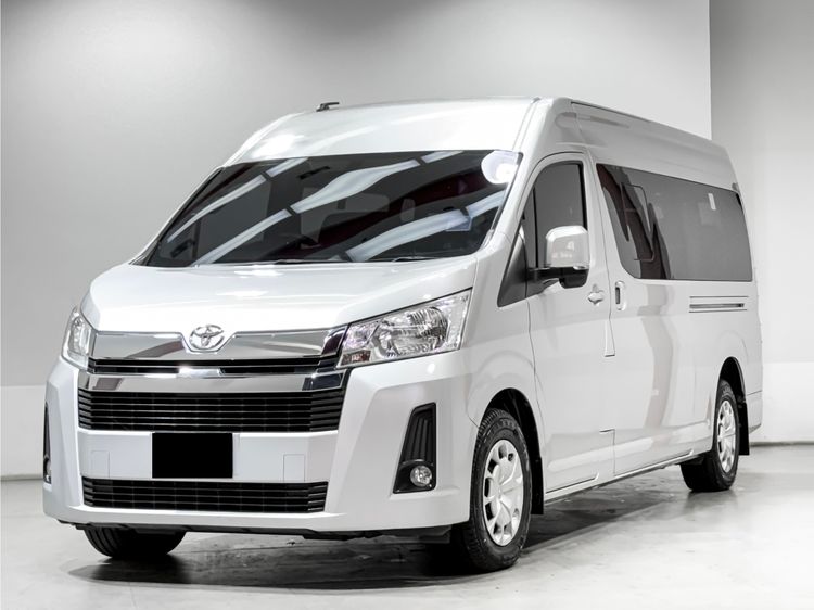 รถ Toyota Commuter 2.8 สี บรอนซ์เงิน