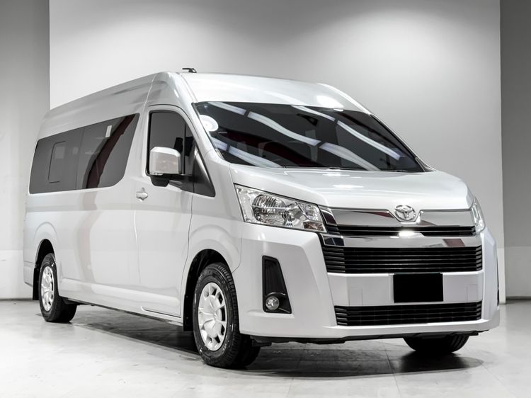 Toyota Commuter 2019 2.8 Van ดีเซล เกียร์อัตโนมัติ บรอนซ์เงิน รูปที่ 3