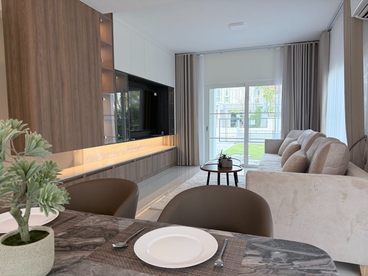 Land and Houses ตกแต่งครบ 2025 ให้เช่า บ้านเดี่ยว มือหนึ่ง Villaggio 3 ศรีนครินทร์ขบางนา 75000 บาท ต่อ เดือน รูปที่ 4