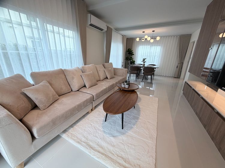 ให้เช่า บ้านเดี่ยว มือหนึ่ง Villaggio 3 ศรีนครินทร์ขบางนา 75000 บาท ต่อ เดือน