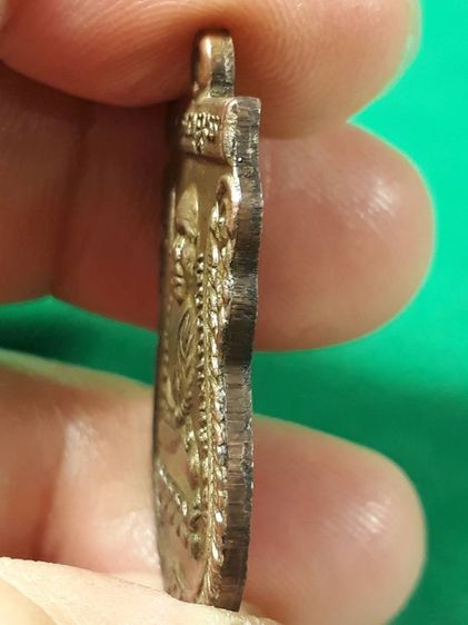 เหรียญหลวงปู่ทวด วัดช้างให้ จ.ปัตตานี รุ่นแรก ปี2500 เนื้อทองแดงกะเงินสภาพยังสวย รูปที่ 3